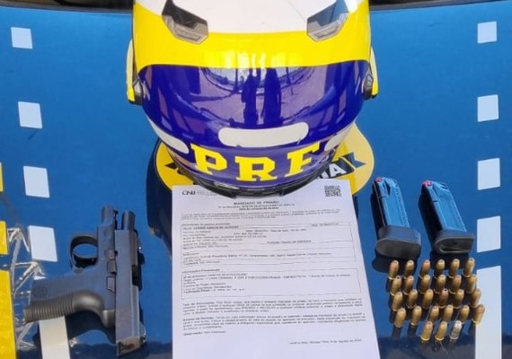 Foragido da Justiça por homicídio é preso pela PRF de Alagoas com arma de PM, documento falso e mais de 6 mil reais