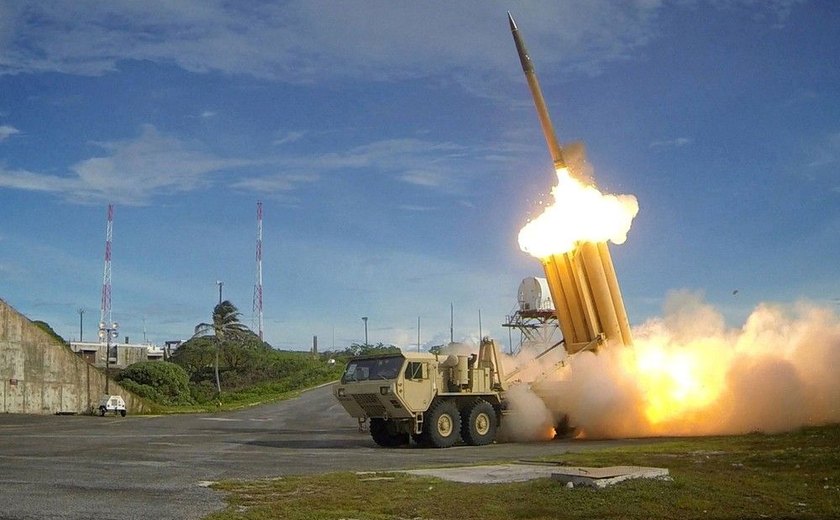 EUA testam com êxito sistema de intercepção de mísseis de médio alcance
