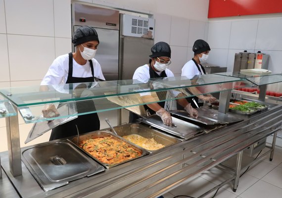 Governo de Alagoas inaugura Restaurante Popular Sabor com Coração no Jacintinho