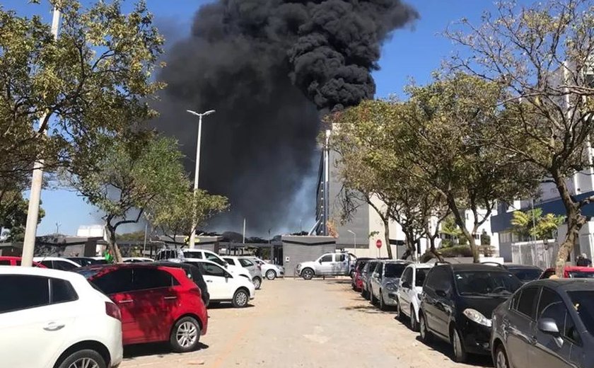 Incêndio em hospital no Distrito Federal faz pacientes serem retirados às pressas