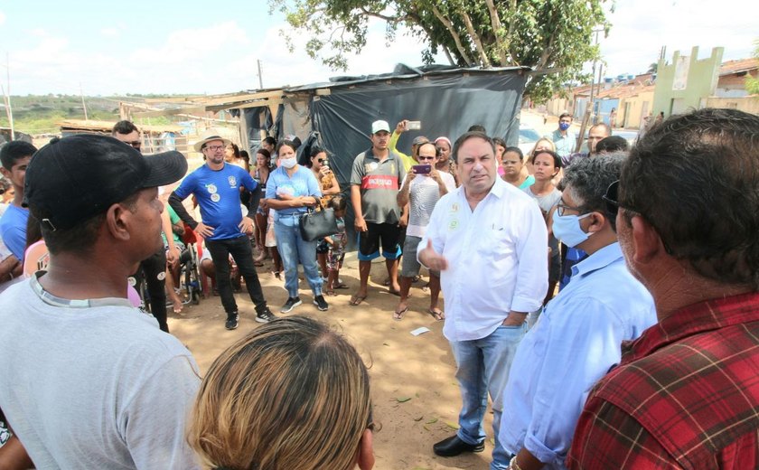 Em visita a acampamento, Luciano defende moradia digna para os arapiraquenses
