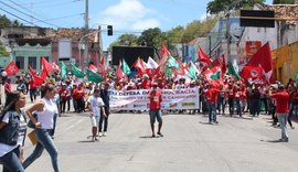 Milhares vão às ruas em Maceió para defender candidatura de Lula