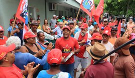 Movimentos sem-terra ocupam o Ministério da Agricultura em Alagoas