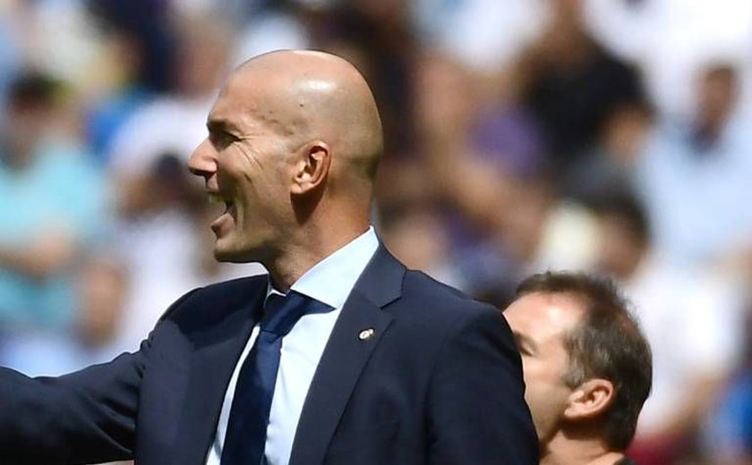 Real Madrid empata com o Levante e volta a tropeçar no Santiago Bernabéu