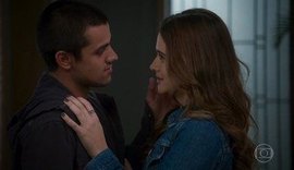 ‘Salve-se Quem Puder’: Téo pede Luna em namoro na frente de Helena