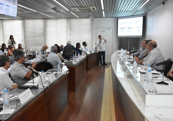 Fiea faz reunião presencial com empresários sendo informados sobre plano da Braskem para Maceió