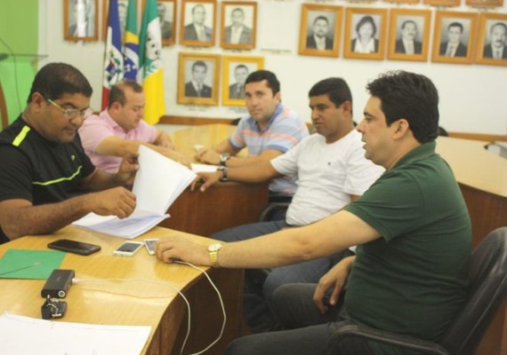 Em sessão extraordinária, vereadores de Arapiraca avaliam ingresso no Conisul