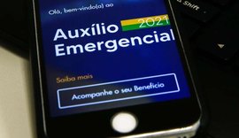 Pais solteiros recebem R$ 4,1 bilhões em retroativo do auxílio emergencial