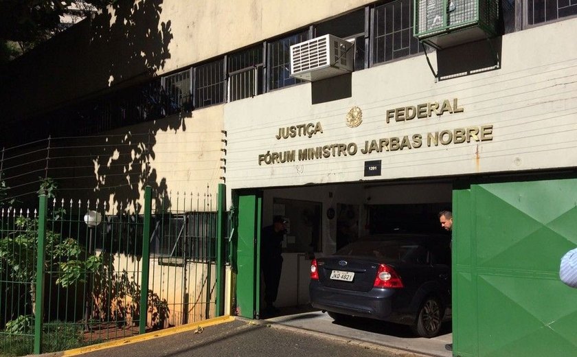 FHC depõe como testemunha do presidente do Instituto Lula