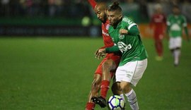 Internacional leva virada, perde pênalti no fim e São Paulo reassume liderança