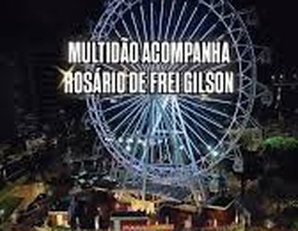 Multidão enfrenta chuva e lota orla de Pajuçara para oração com Frei Gilson