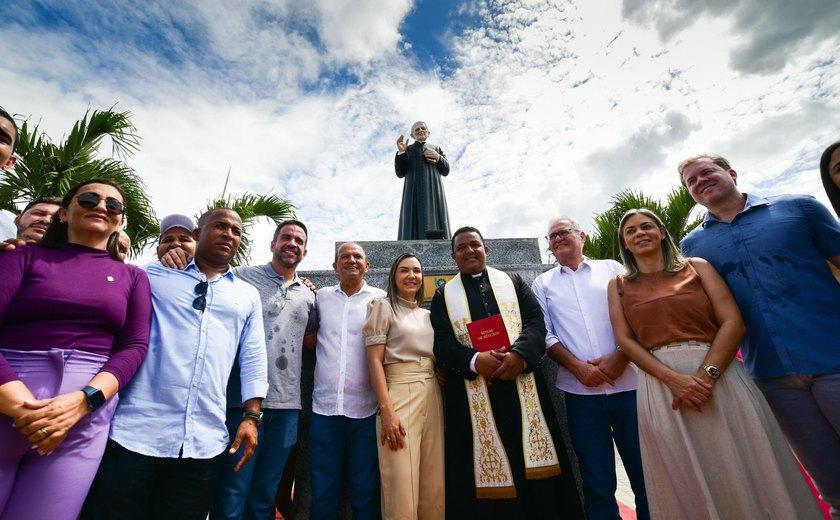 Governador participa das comemorações dos 131 anos de São Luís do Quitunde