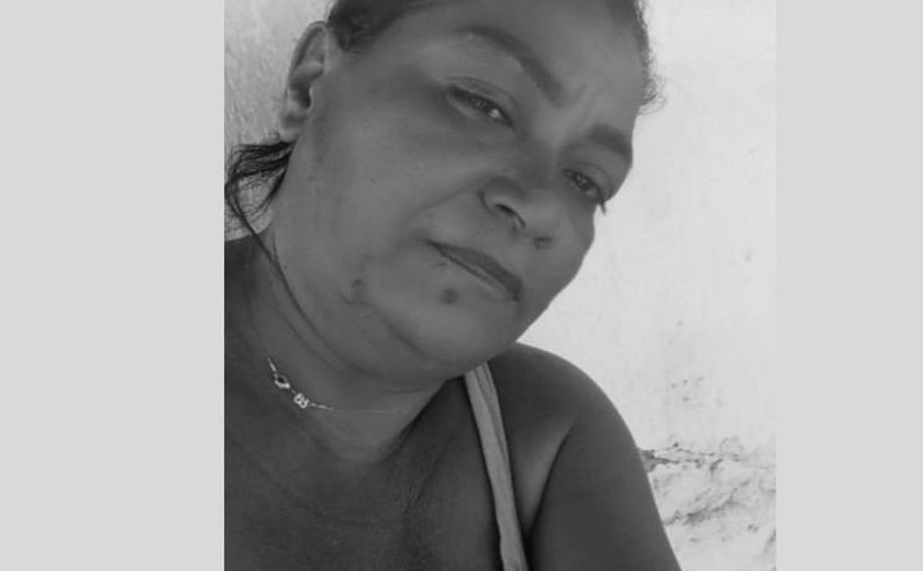 Mulher morre após colisão envolvendo moto e caminhão na BR-423, em Delmiro Gouveia
