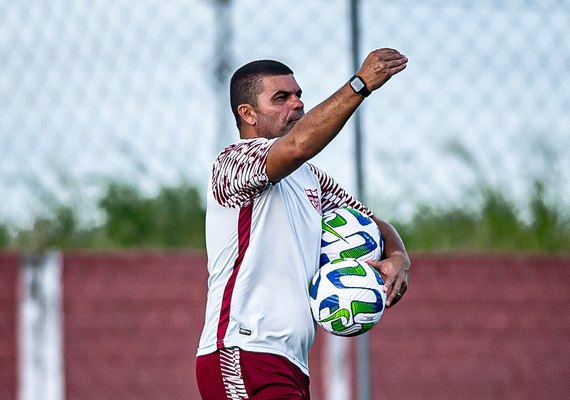 Louzer ganha opções para a defesa do CRB