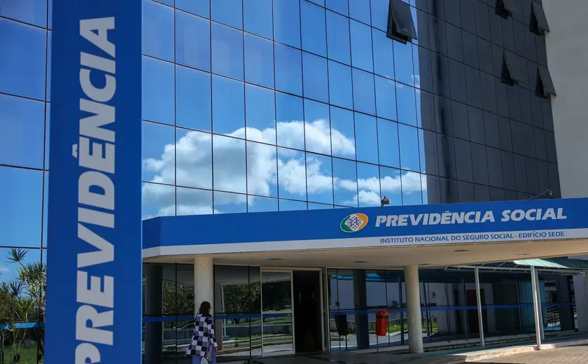 INSS suspende contrato com a Crefisa