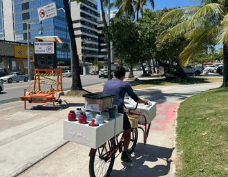 Controladores de velocidade educativos são instalados na ciclovia da orla de Maceió