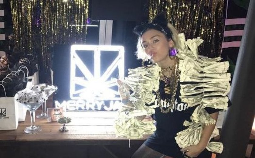 Cantora Miley Cyrus monta ‘bar de maconha' para festa da irmã e do namorado