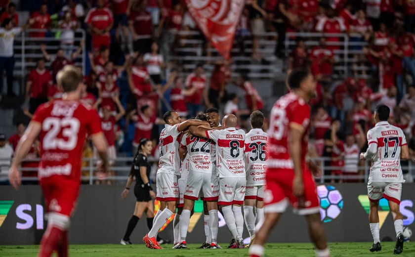 CRB vence Vila Nova e avança na tabela