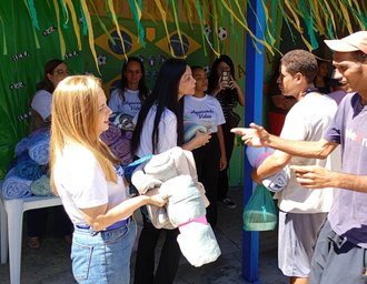 Assistidos pelos Centros Pop recebem doações de cobertores