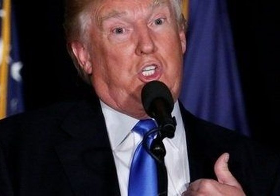 Donald Trump ameaça cortar benefícios do Obamacare se lei não for aprovada