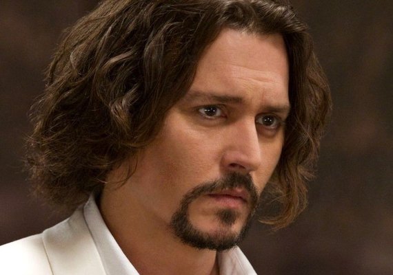 Johnny Depp está namorando novamente, um ano depois do divórcio traumático