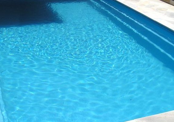 3 casos em uma semana: Criança de 2 anos se afoga em piscina de clube