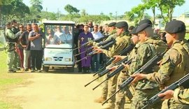 Corpo de policial do Bope é enterrado no Rio de Janeiro