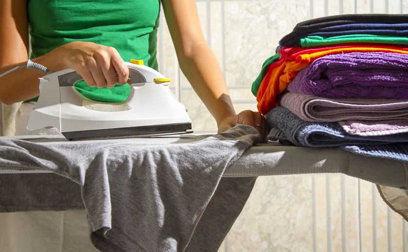 Em AL, há 20% a mais de mulheres que realizam afazeres domésticos em relação aos homens