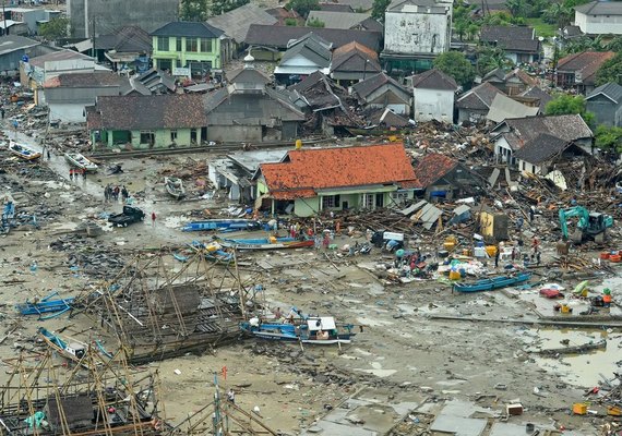 Sob ameaça de novo tsunami, Indonésia esvazia cidades e vilas
