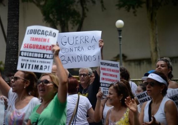 Moradores da zona sul do Rio vão às ruas em protesto contra violência