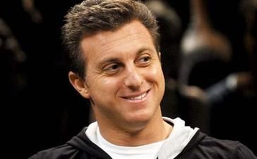 Novo iate de Luciano Huck tem quatro andares avaliado em R$ 30 milhões