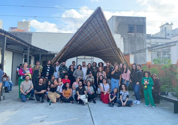Énois faz 13 anos com festa que celebra a democracia e o diálogo