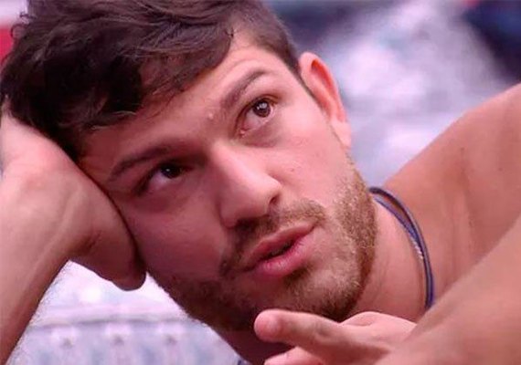 'BBB17': Luiz Felipe ameaça brothers após ganhar voto duplo. 'Se preparem'