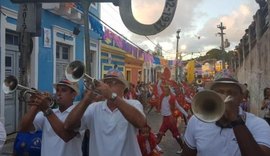 Abertura do carnaval em Olinda tem cortejo de agremiações mais antigas da cidade