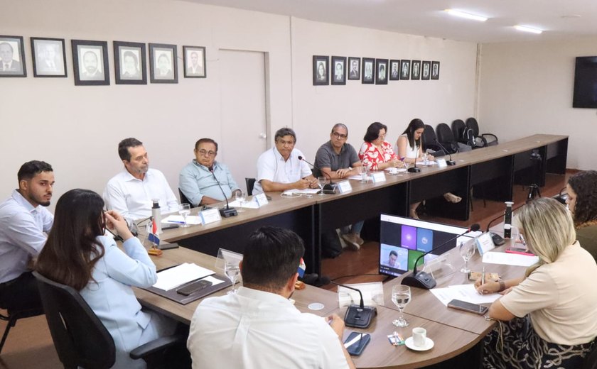 Unicafes/AL marca presença durante reunião do Conecoop em Maceió