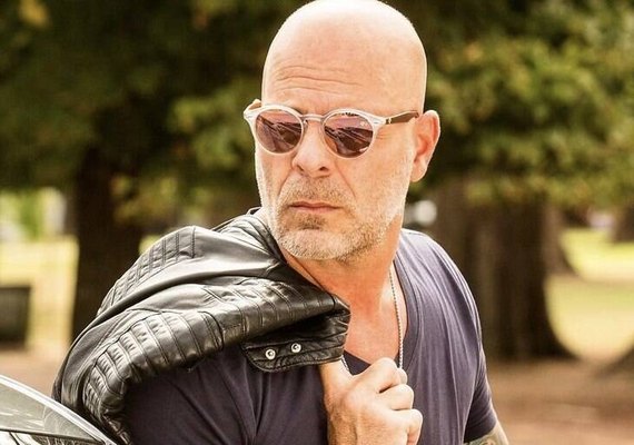Bruce Willis tem saúde ótima, mas cérebro 'está falhando', diz esposa