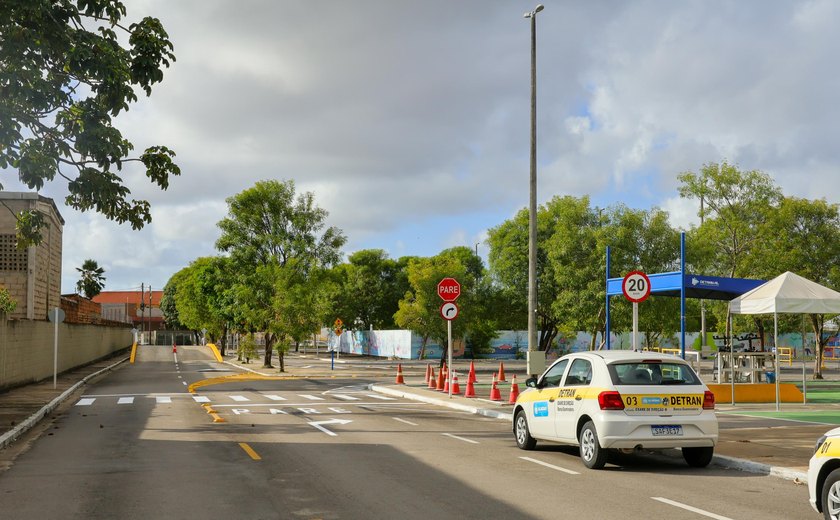 Detran-AL elimina baliza e meia-embreagem, e libera uso de veículos particulares e automáticos