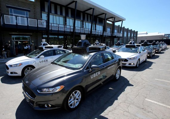 Após acidente fatal, Uber retoma testes com carros autônomos