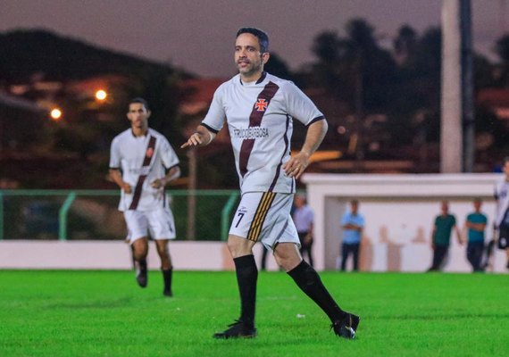 Governador Paulo Dantas fratura clavícula em reinauguração de estádio em Igaci