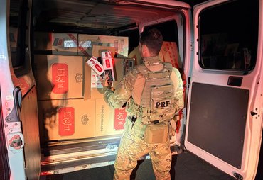 PRF apreende 500 mil cigarros contrabandeados em Rio Largo/AL