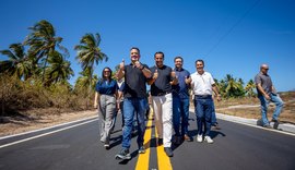 Governo inaugura rodovia que liga o centro de Feliz Deserto à indústria de beneficiamento de coco