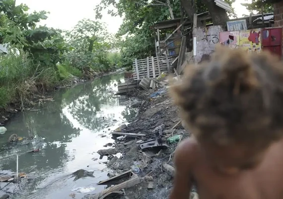 Unicef: mais de 400 milhões de crianças vivem em privação severa