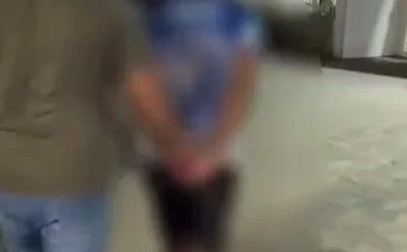Jovem é preso por tráfico de drogas no litoral norte de Alagoas
