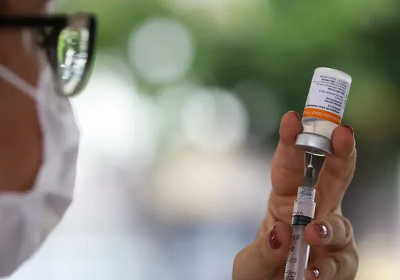 Vacinas contra covid-19 serão atualizadas contra novas variantes