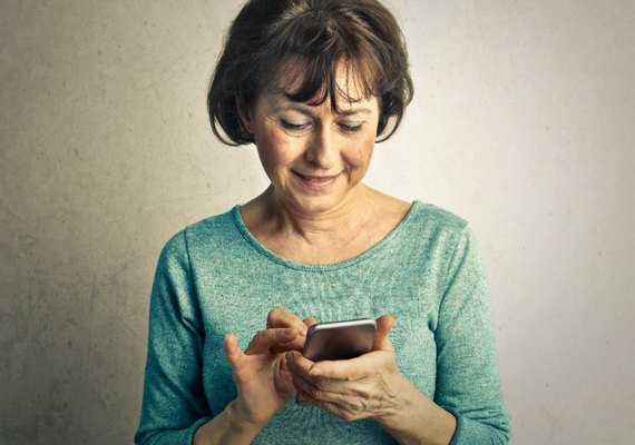 Acadêmicos da Unit/AL levam acolhimento online para idosos