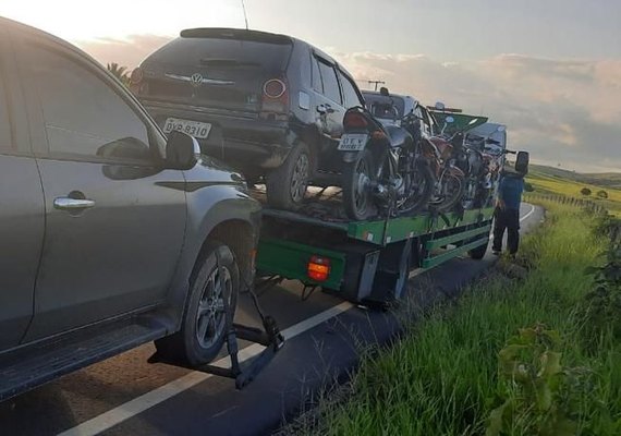 Operação do Batalhão Rodoviário apreende 10 carros no município de Jundiá