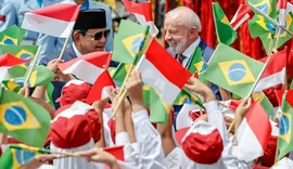 Brasil e Indonésia firmam acordos; Lula confirma candidatura em 2026
