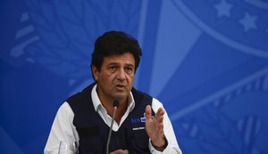 Mandetta denuncia: Bolsonaro quis alterar a bula da cloroquina