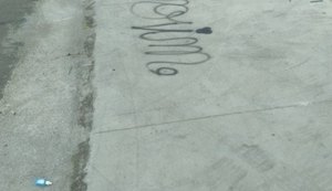 Suspeito de pichar praça recém-inaugurada é levado para à delegacia pela Guarda Municipal