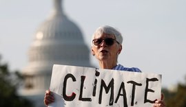 Ativistas bloqueiam ruas de Washington em protesto pelo meio ambiente nos Estados Unidos